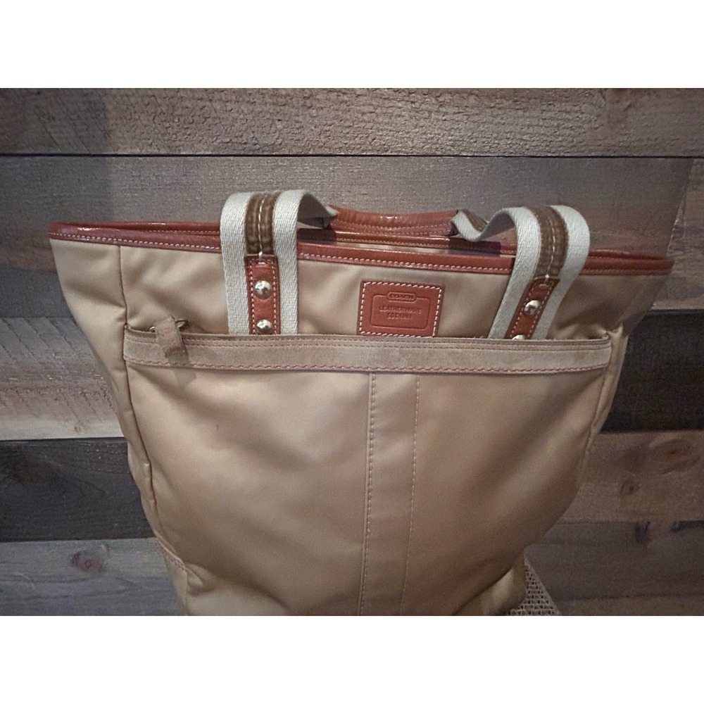 Y2k Coach Hampton Vintage Nylon Tan and Cream Women's Tote‎ Bag - Picture 2 of 13